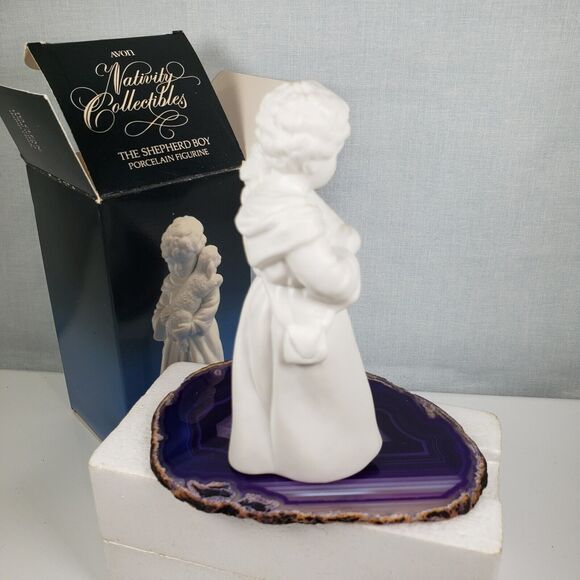 Vintage 1983 AVON Nativity Collectibles The Shepherd Boy Porcelain Figurine - Picture 10 of 13